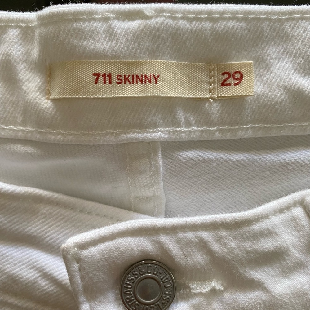 NWT Levi’s White Skinny Cropped Jeans. Size 29/8 - Picture 6 of 10